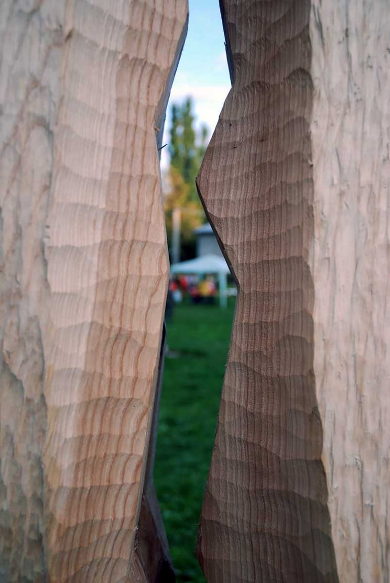 Detail...
